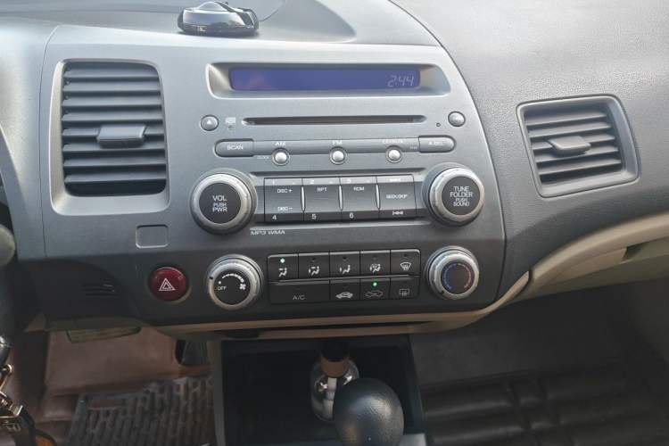 Used Honda Civic 2009 1.8L Automatic Classic Edition Audio And AC Panel