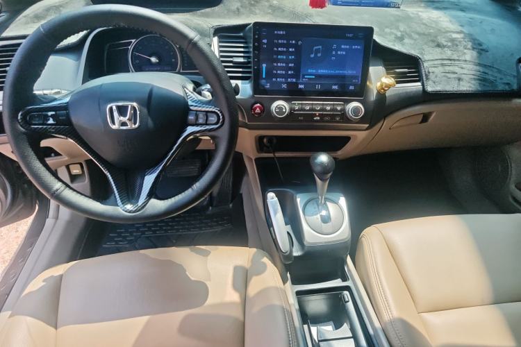 Used Honda Civic 2009 1.8L automatic comfort version Center Console