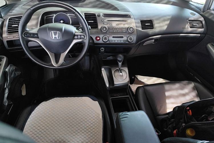 Used Honda Civic 2009 1.8L automatic luxury edition Center Console