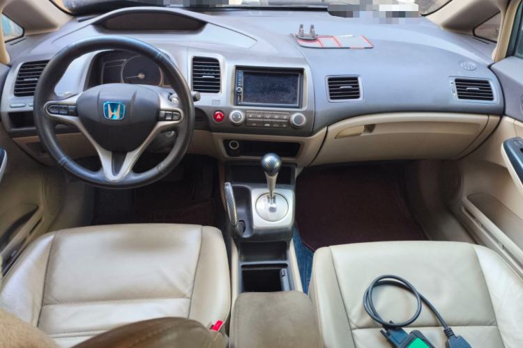 Used Honda Civic 2009 1.8L automatic comfort version Center Console