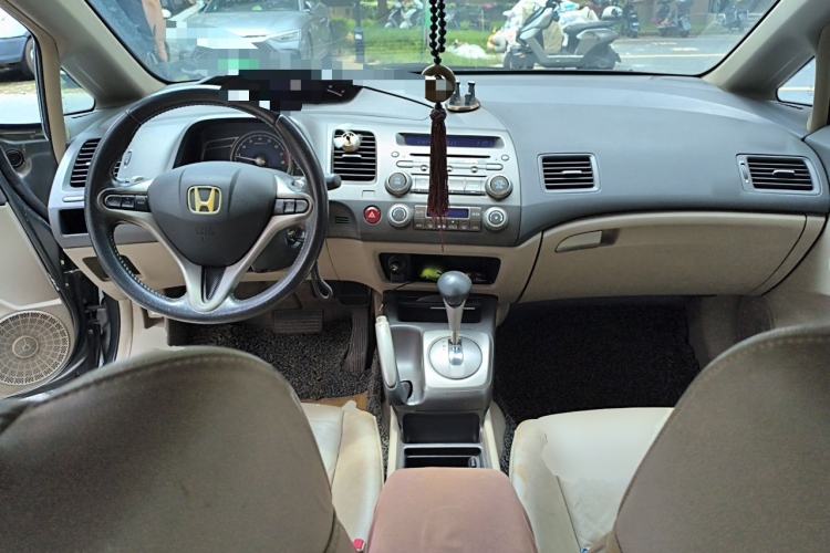 Used Honda Civic 2009 1.8L automatic comfort version Center Console