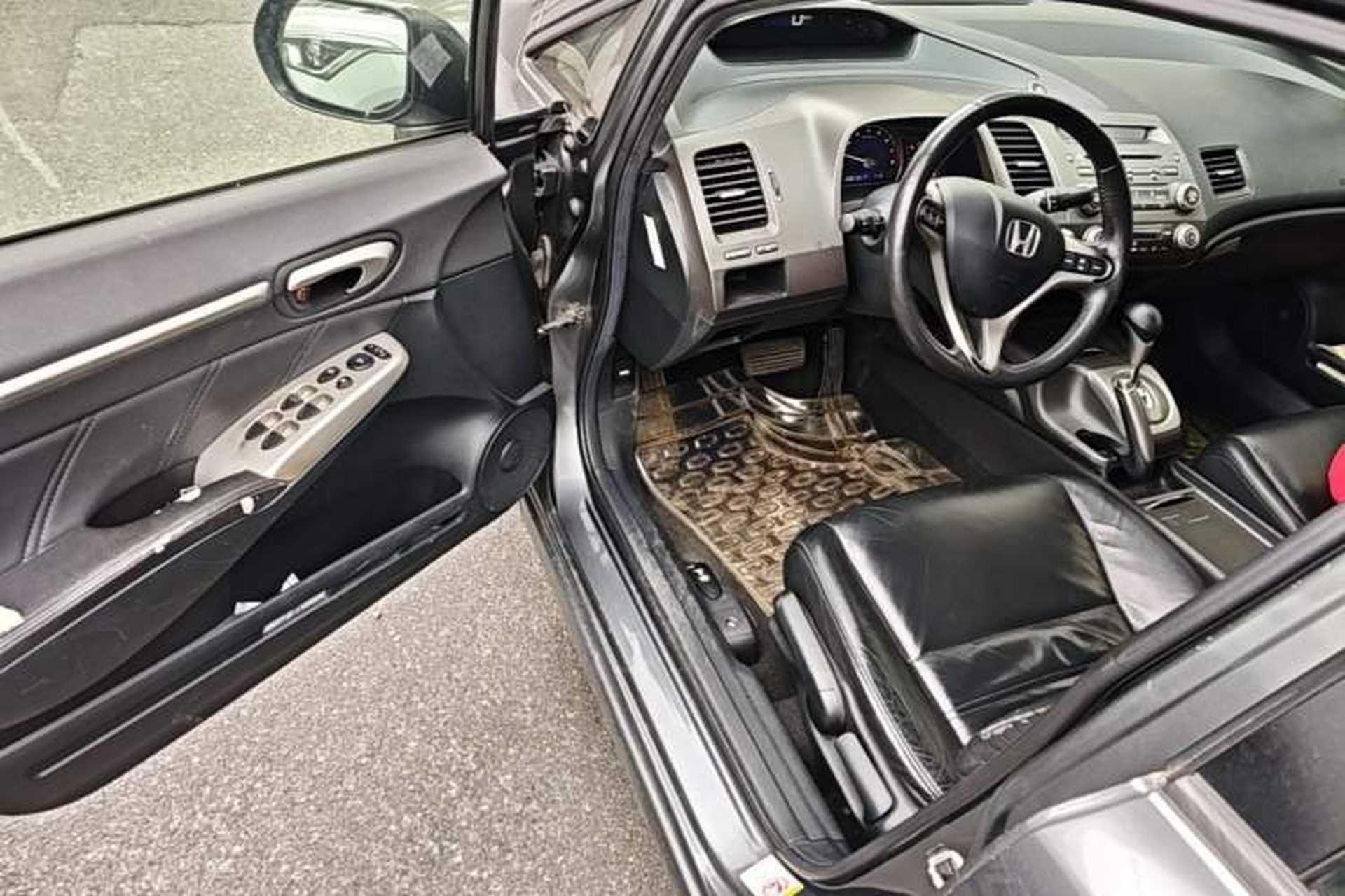 Used Honda Civic 2009 1.8L automatic luxury edition Driver Seat