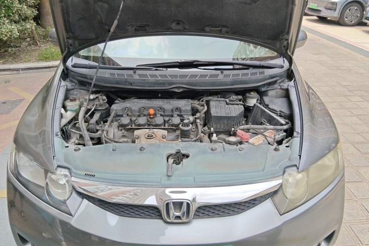 Used Honda Civic 2009 1.8L automatic comfort version Engine Bay