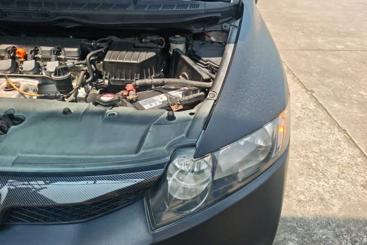 Used Honda Civic 2009 1.8L automatic comfort version Engine Bay Left