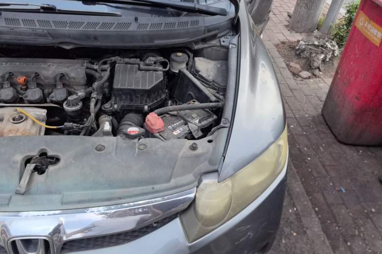 Used Honda Civic 2009 1.8L automatic comfort version Engine Bay Left