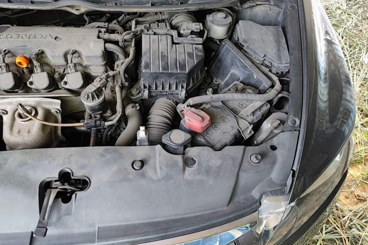 Used Honda Civic 2009 1.8L automatic luxury edition Engine Bay Left