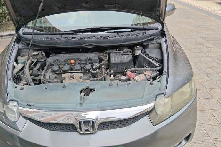 Used Honda Civic 2009 1.8L automatic comfort version Engine Bay Left
