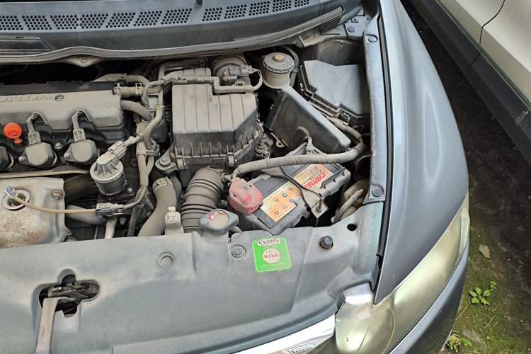 Used Honda Civic 2009 1.8L automatic comfort version Engine Bay Left