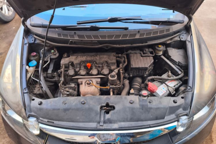 Used Honda Civic 2009 1.8L automatic comfort version Engine Bay