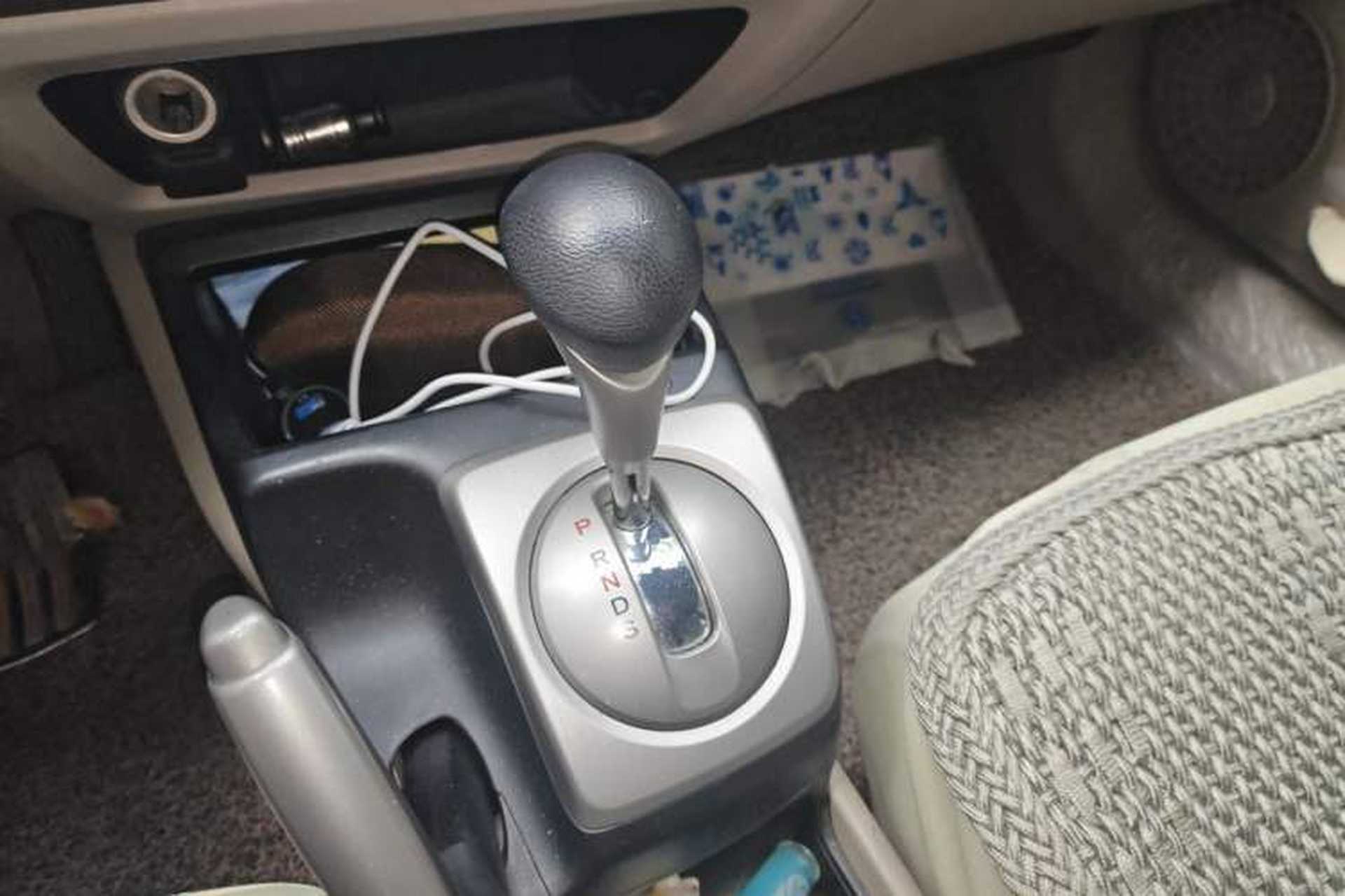 Used Honda Civic 2009 1.8L automatic comfort version Gear Lever