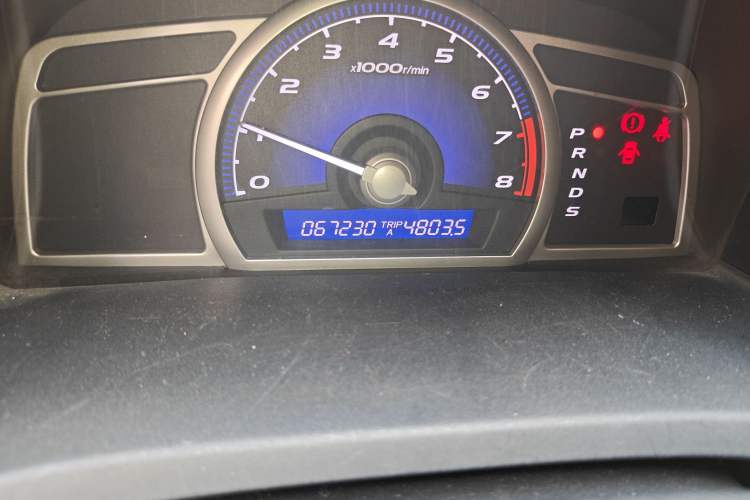 Used Honda Civic 2009 1.8L automatic luxury edition Odometer Close Up