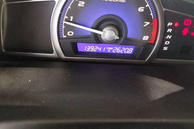Used Honda Civic 2009 1.8L automatic luxury edition Odometer Close Up