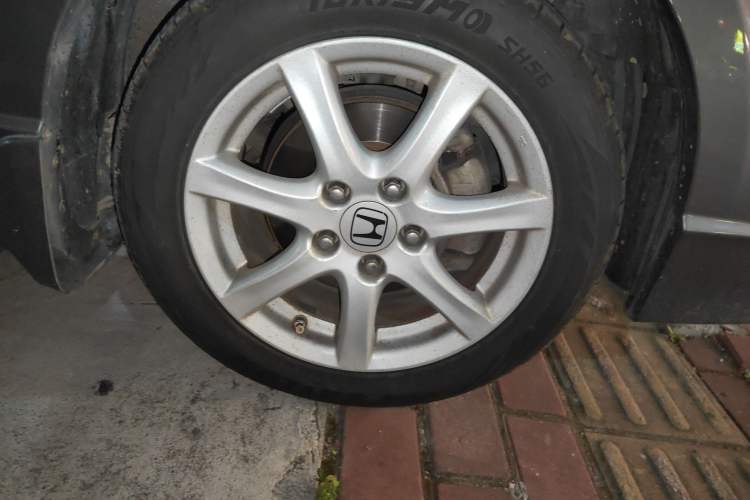 Used Honda Civic 2009 1.8L automatic comfort version Right Front Wheel Hub