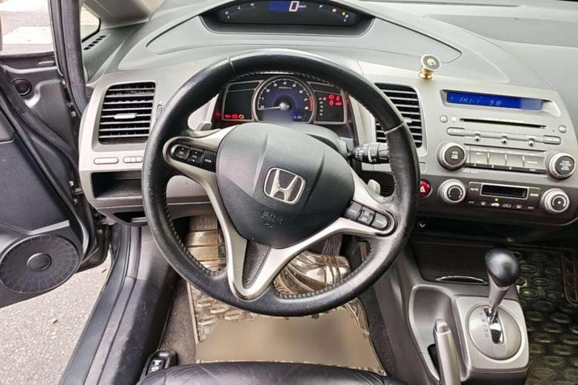 Used Honda Civic 2009 1.8L automatic luxury edition Steering Wheel