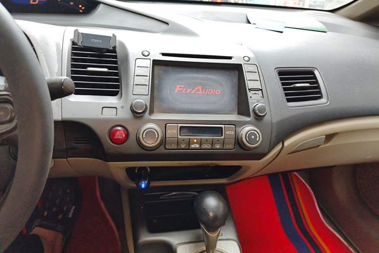 Used Honda Civic 2009 1.8L automatic luxury edition Audio And AC Panel