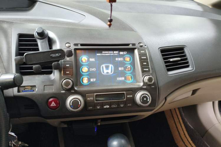 Used Honda Civic 2009 1.8L automatic luxury edition Audio And AC Panel