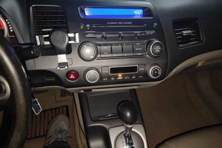 Used Honda Civic 2009 1.8L automatic luxury edition Audio And AC Panel