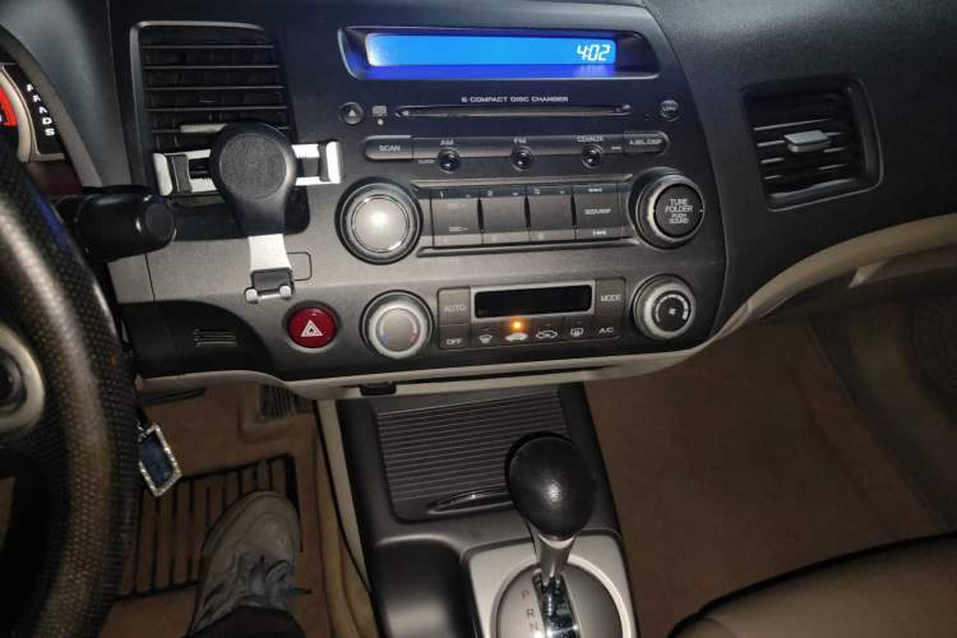 Used Honda Civic 2009 1.8L automatic luxury edition Audio And AC Panel