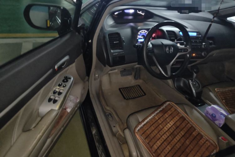 Used Honda Civic 2009 1.8L automatic luxury edition Driver Seat