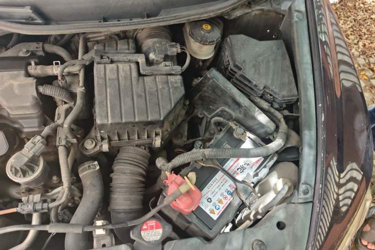 Used Honda Civic 2009 1.8L automatic luxury edition Engine Bay Left