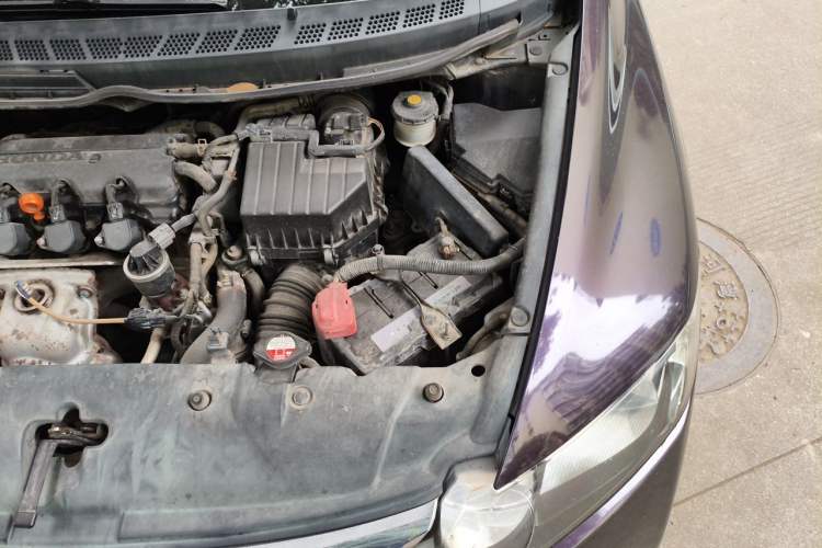 Used Honda Civic 2009 1.8L automatic luxury edition Engine Bay Left