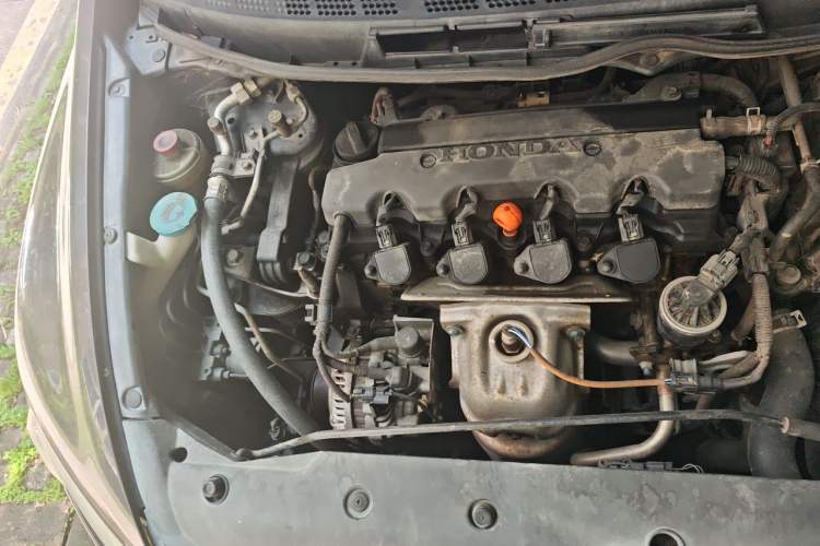Used Honda Civic 2009 1.8L automatic luxury edition Engine Bay Right