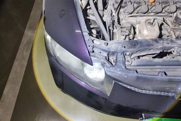 Used Honda Civic 2009 1.8L automatic luxury edition Engine Bay Right