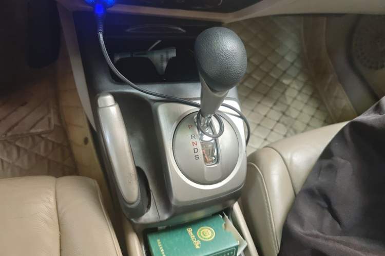 Used Honda Civic 2009 1.8L automatic luxury edition Gear Lever
