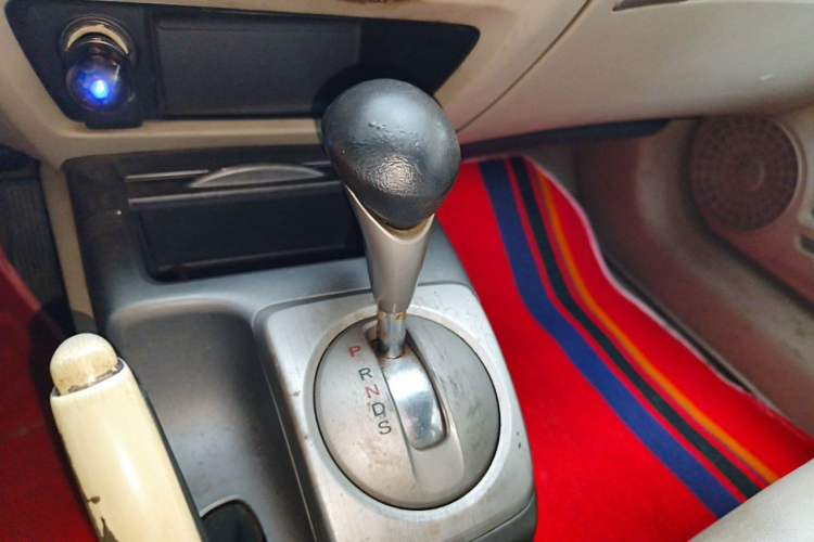 Used Honda Civic 2009 1.8L automatic luxury edition Gear Lever
