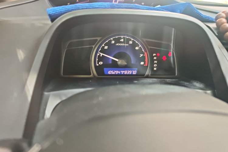 Used Honda Civic 2009 1.8L automatic luxury edition Odometer Close Up