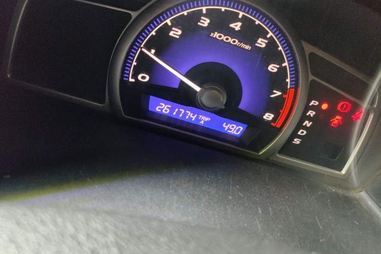 Used Honda Civic 2009 1.8L automatic luxury edition Odometer Close Up
