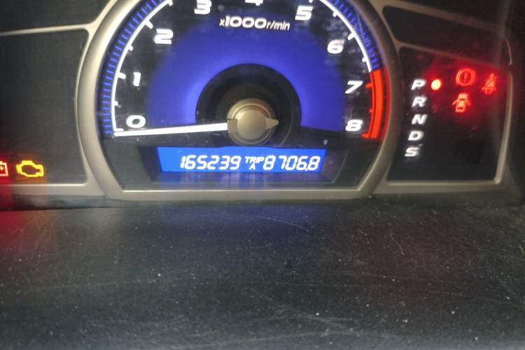 Used Honda Civic 2009 1.8L automatic luxury edition Odometer Close Up