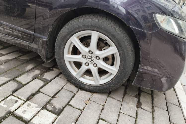 Used Honda Civic 2009 1.8L automatic comfort version Right Front Wheel Hub