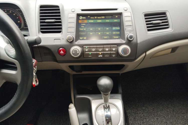 Used Honda Civic 2009 1.8L Automatic Classic Edition Audio And AC Panel