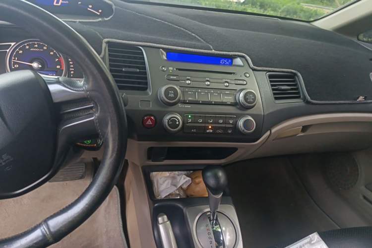 Used Honda Civic 2009 1.8L Automatic Classic Edition Audio And AC Panel
