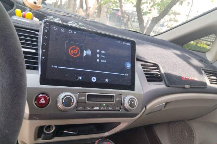 Used Honda Civic 2009 1.8L automatic luxury edition Audio And AC Panel