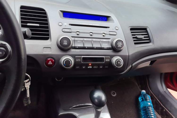 Used Honda Civic 2009 1.8L automatic prestige version Audio And AC Panel