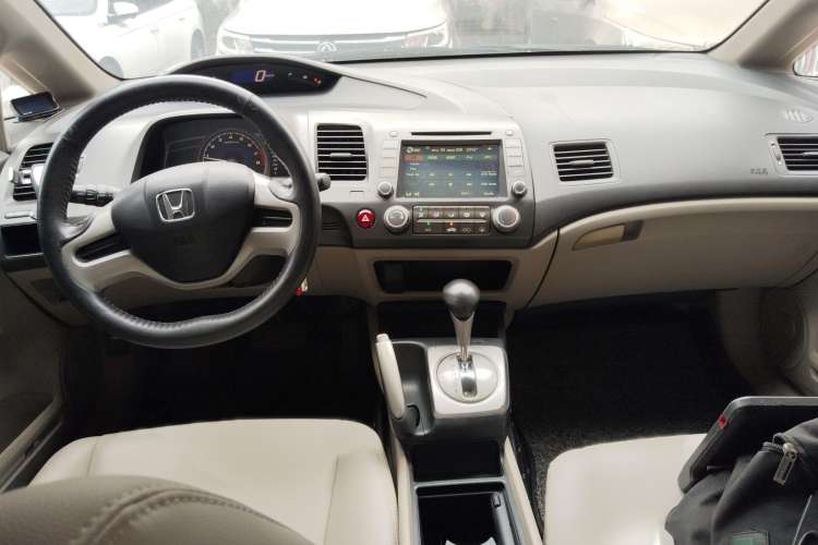 Used Honda Civic 2009 1.8L Automatic Classic Edition Center Console