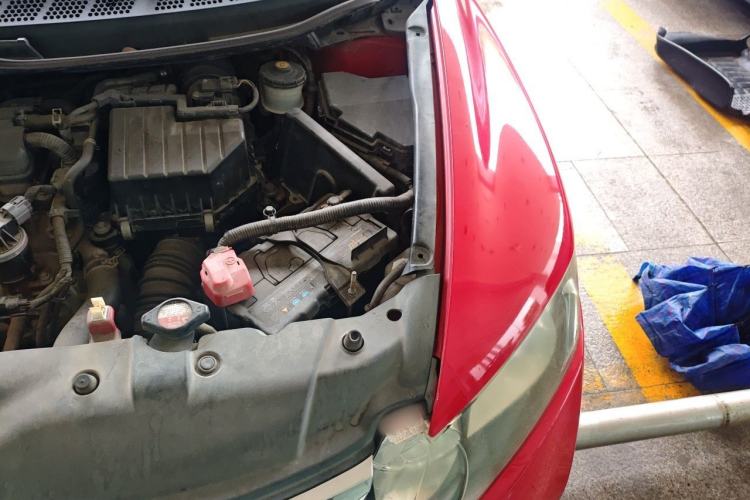 Used Honda Civic 2009 1.8L automatic luxury edition Engine Bay Left