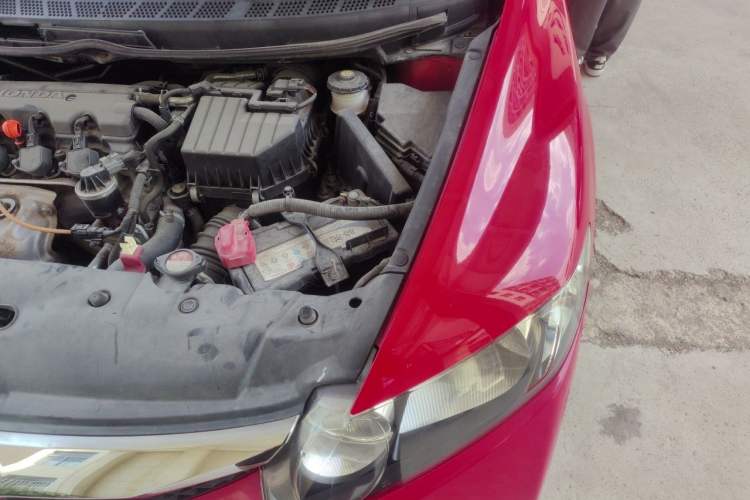 Used Honda Civic 2009 1.8L automatic luxury edition Engine Bay Left