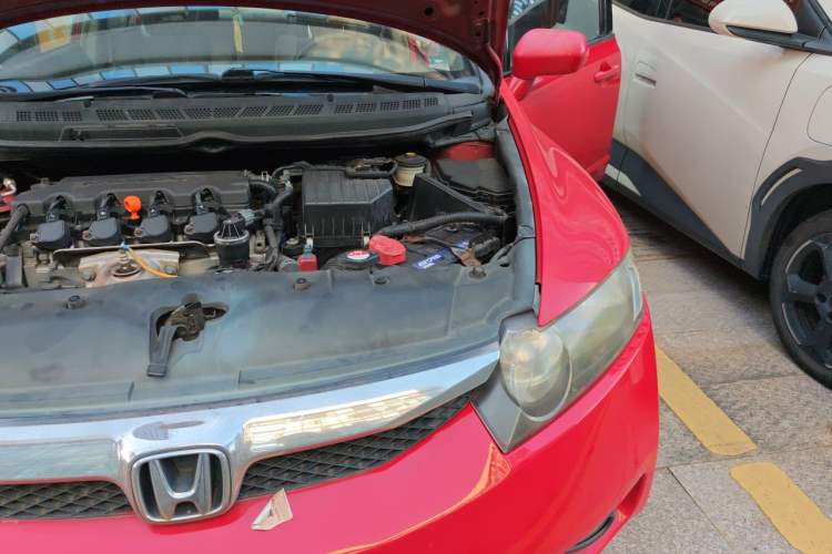 Used Honda Civic 2009 1.8L automatic comfort version Engine Bay Left