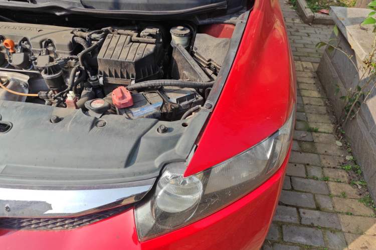Used Honda Civic 2009 1.8L automatic comfort version Engine Bay Left