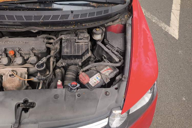 Used Honda Civic 2009 1.8L automatic luxury edition Engine Bay Left