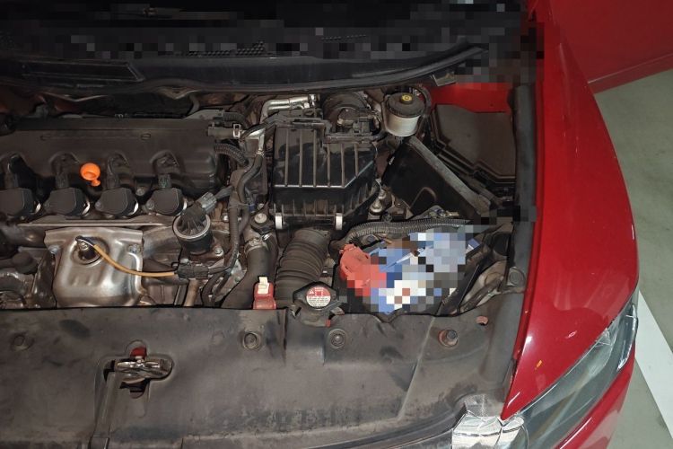 Used Honda Civic 2009 1.8L automatic luxury edition Engine Bay Left