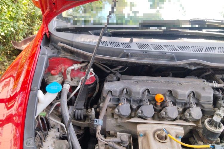 Used Honda Civic 2009 1.8L automatic luxury edition Engine Bay Right