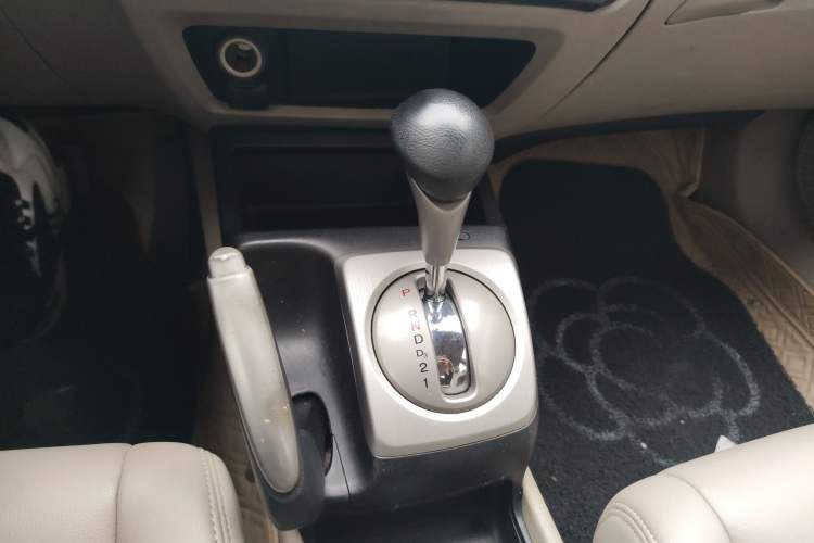 Used Honda Civic 2009 1.8L automatic comfort version Gear Lever