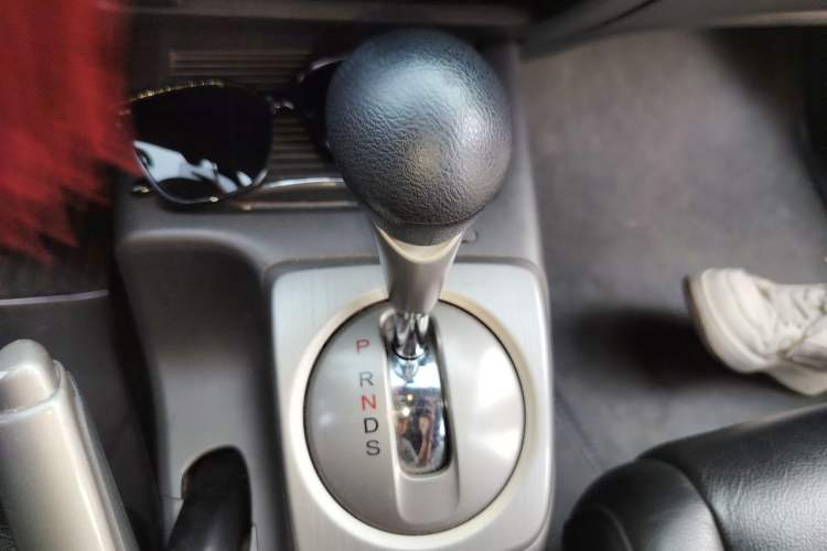 Used Honda Civic 2009 1.8L automatic luxury edition Gear Lever