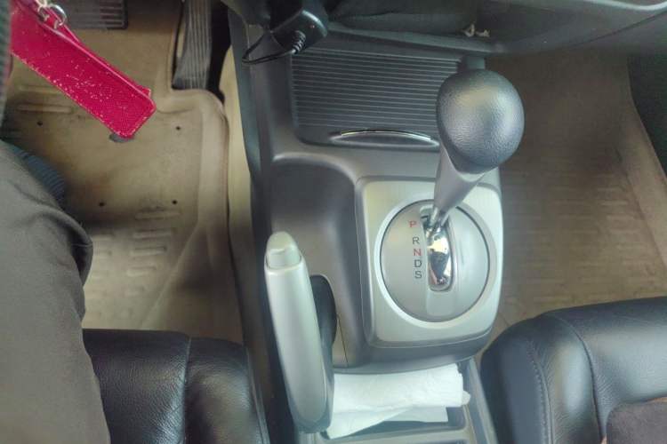 Used Honda Civic 2009 1.8L automatic luxury edition Gear Lever