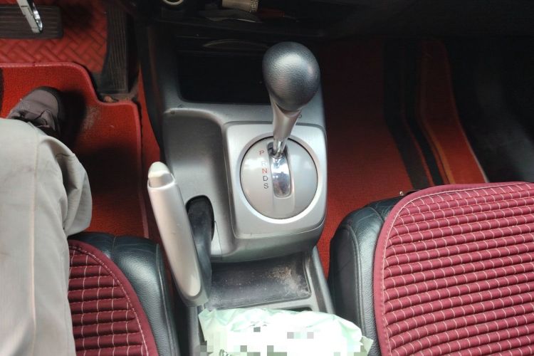 Used Honda Civic 2009 1.8L automatic luxury edition Gear Lever
