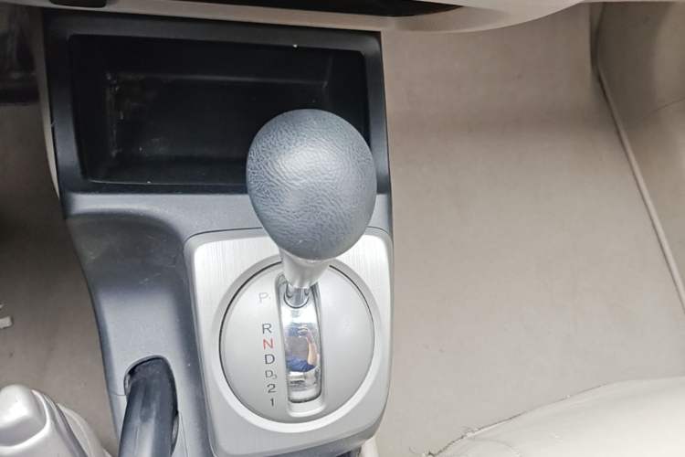 Used Honda Civic 2009 1.8L automatic comfort version Gear Lever